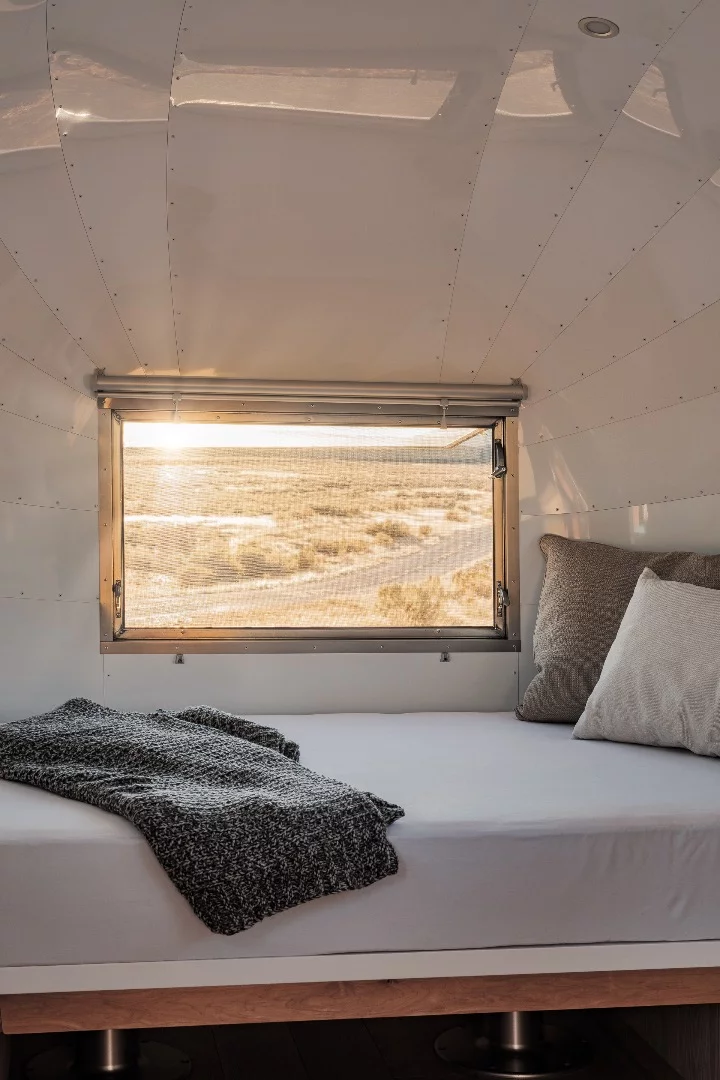 The Kugelschiff's bed turns into a desk