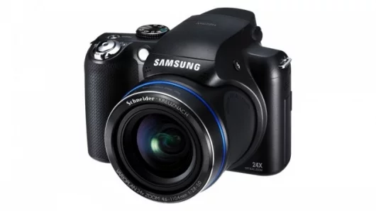 The HZ25W combines great looks with a powerful 24x optical zoom lens