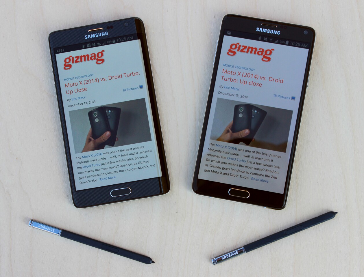 Galaxy Note Edge (left) with the Note 4 (Photo: Will Shanklin/Gizmag.com)