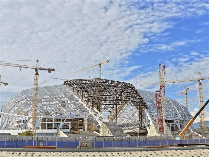 The middle section of the roof will be removed when the stadium is scaled down after the Olympic Games (image: Sochi 2014 Organizing Committee)