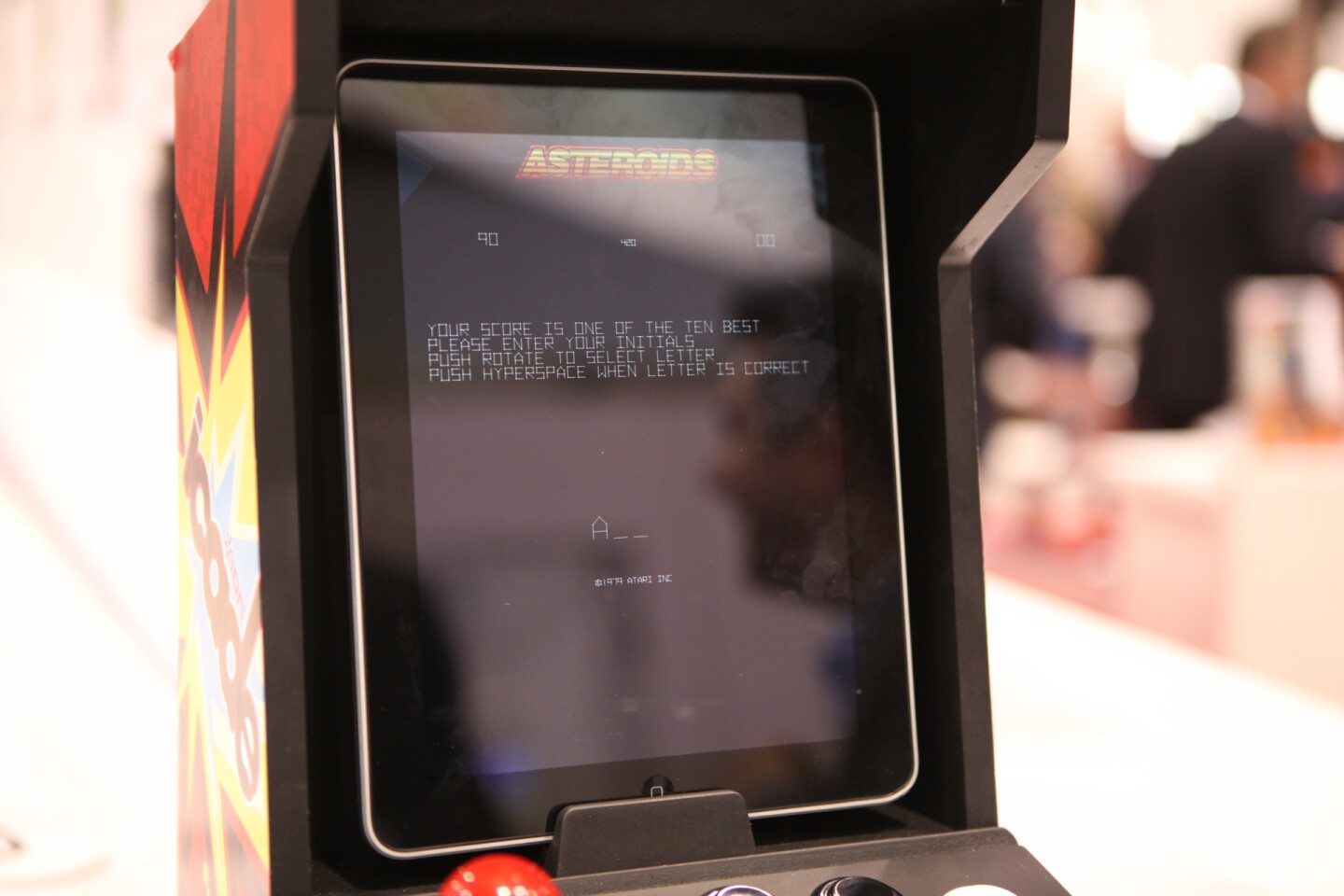 Retro Atari title such as Asteroids come with iCADE support