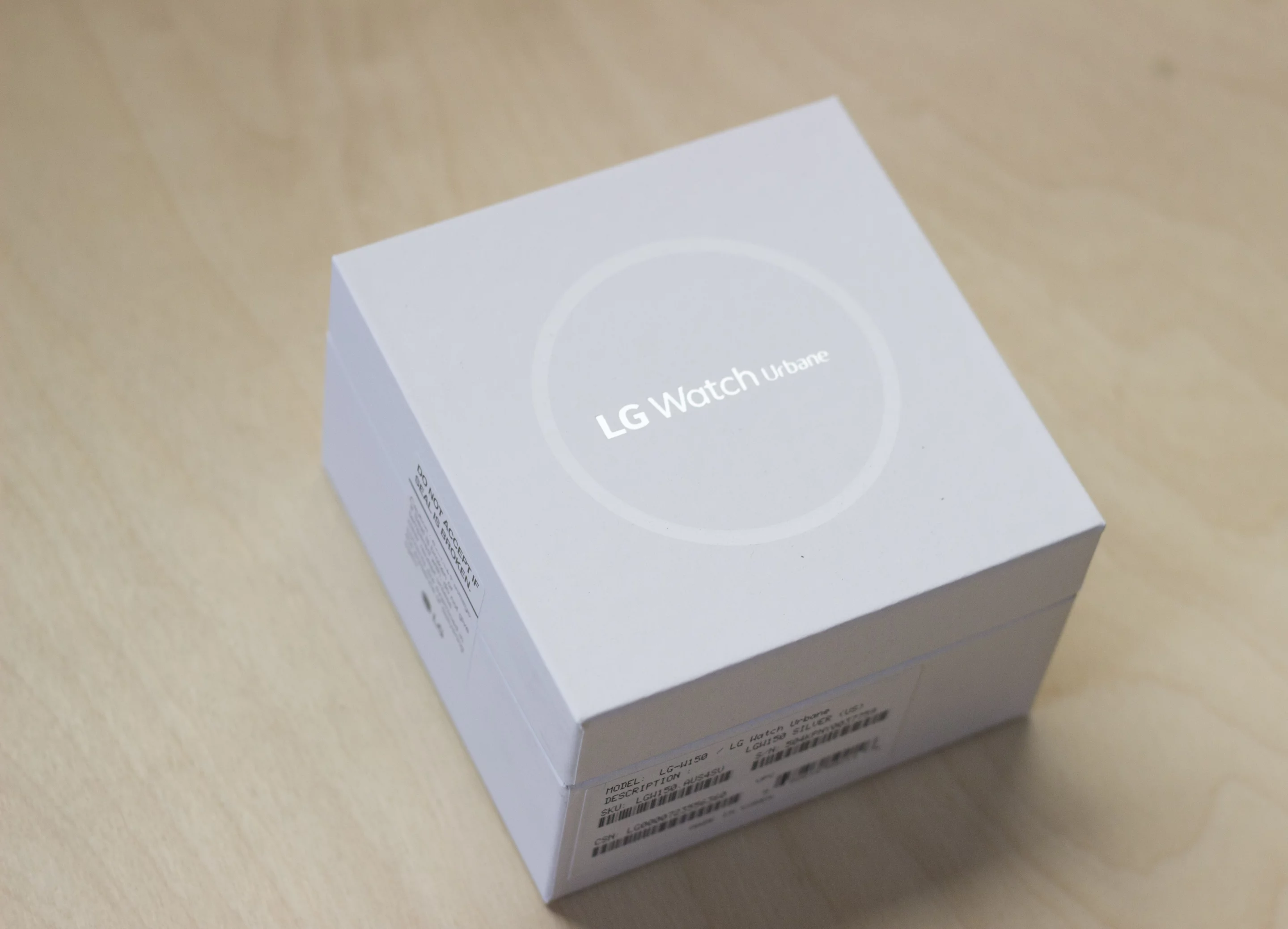 Retail packaging for the LG Watch Urbane (Photo: Will Shanklin/Gizmag.com)