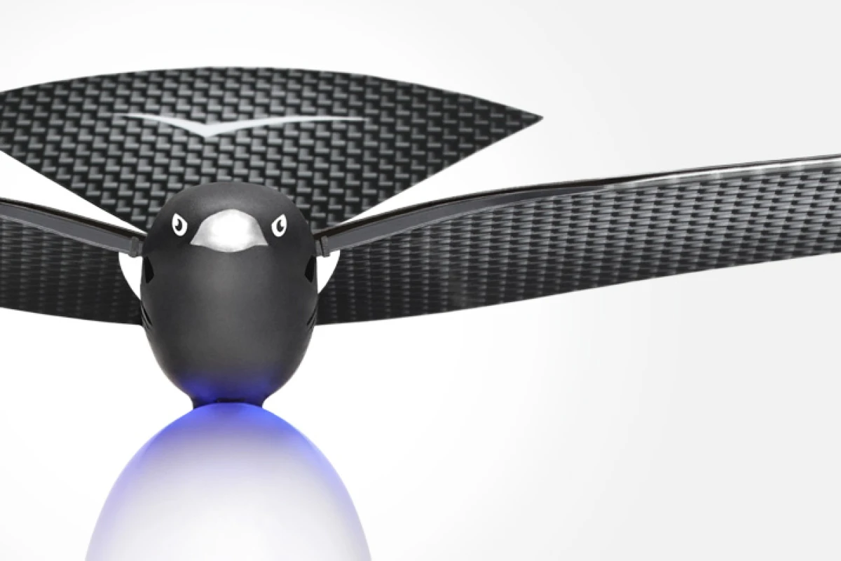 An extremely lightweight, smartphone-controlled bionic bird could fly for over a mile on a 12-minute charge