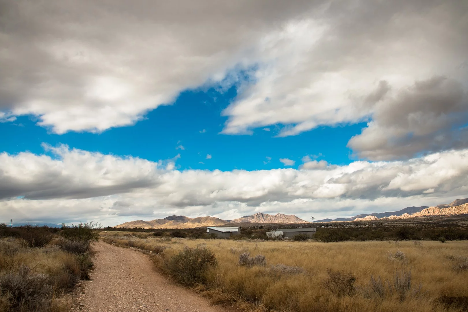 I had to walk the last bit down the long driveway otherwise I wouldn't have been able to turn around in my RV. It was quiet and peaceful, albeit quite cold.