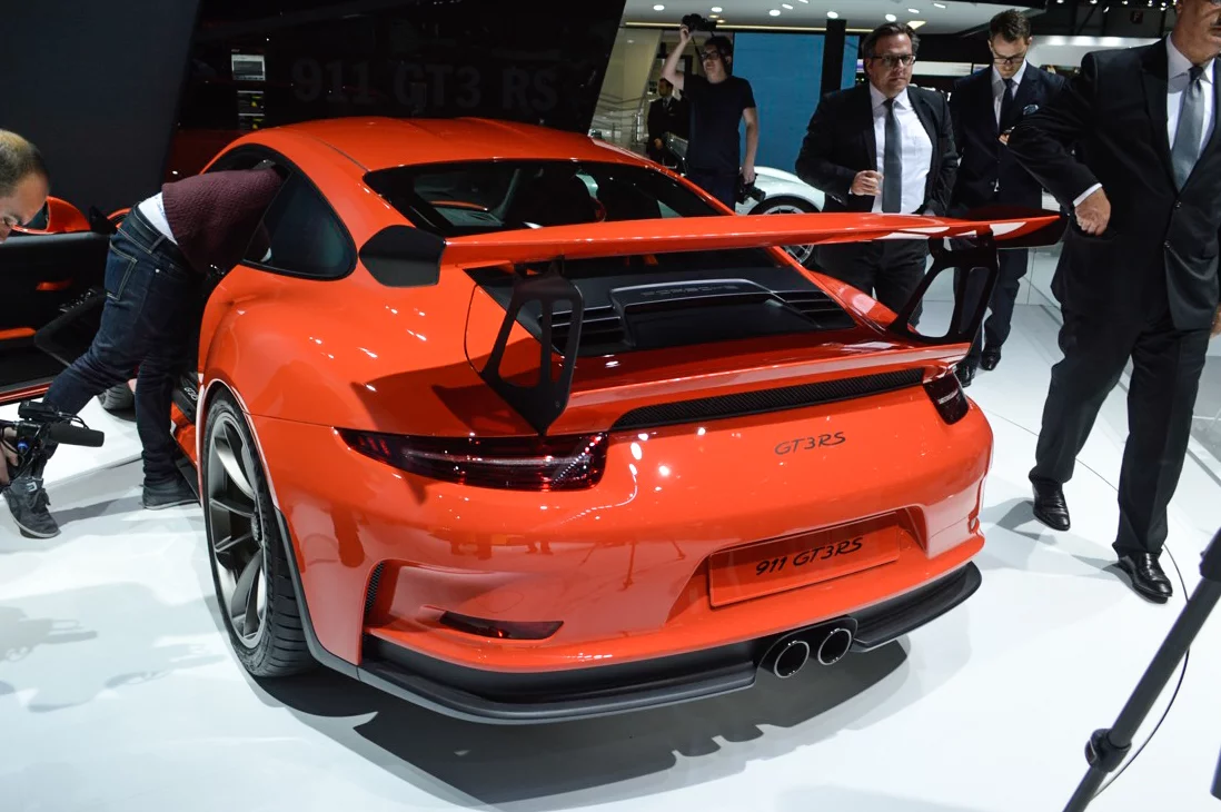The car's hood is also made of CFRP (Photo: C.C. Weiss/Gizmag.com)