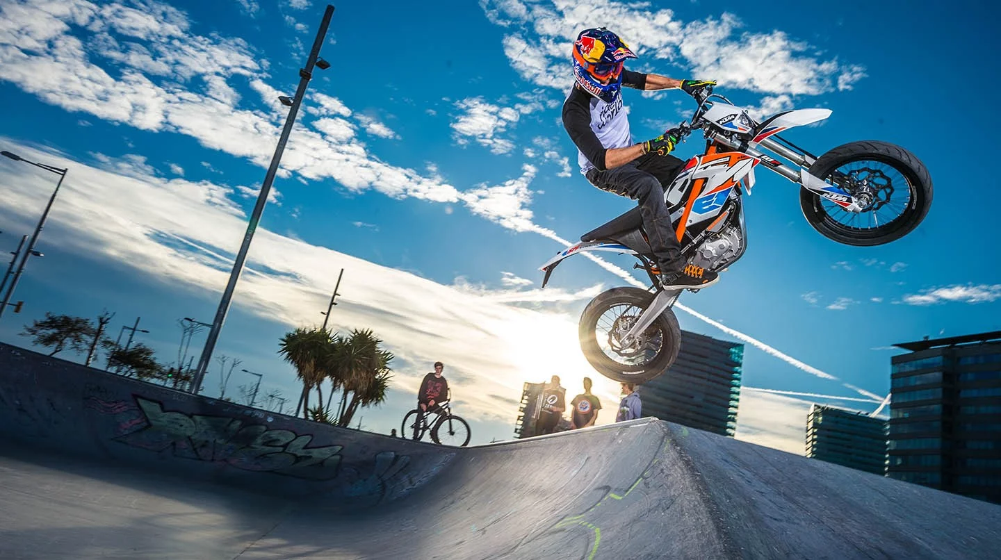 Stunt rider Julien Dupont blurs the line between commuter and playbike