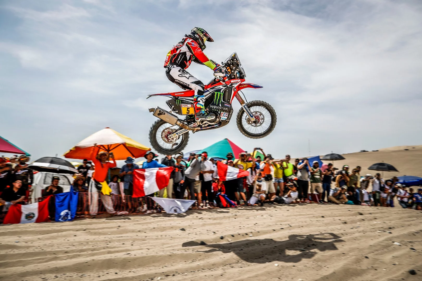 Barreda Bort Joen teaches his Honda to fly during Stage 1