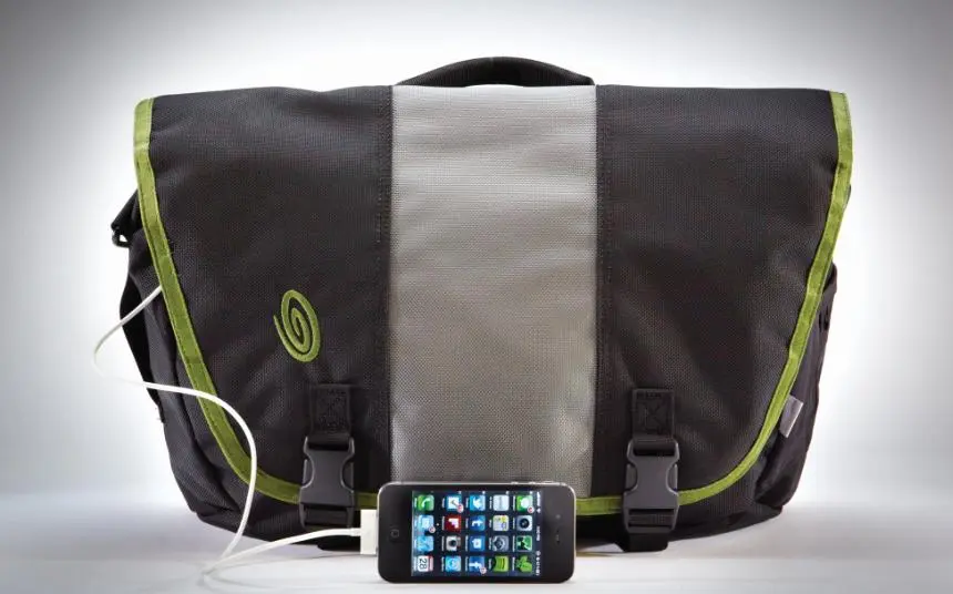 Charge your gadgets on the move from a small, integrated power supply