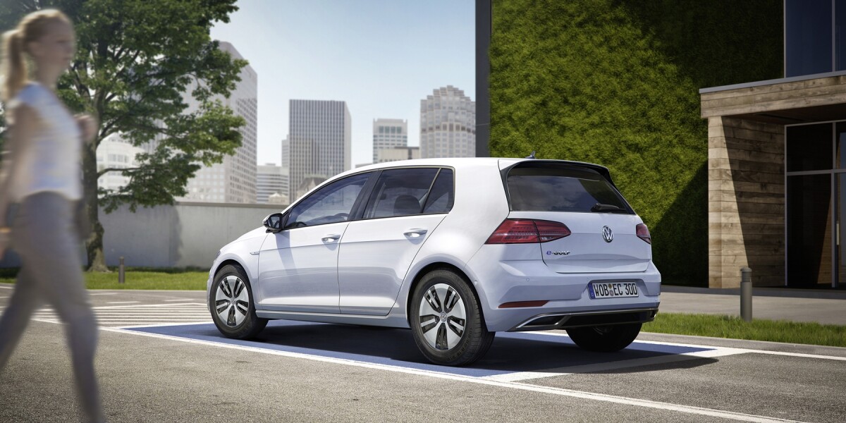 The 2017 VW e-Golf has a range of 124 mi (200 km)