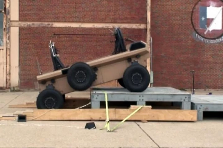 6x6 independent articulated suspension