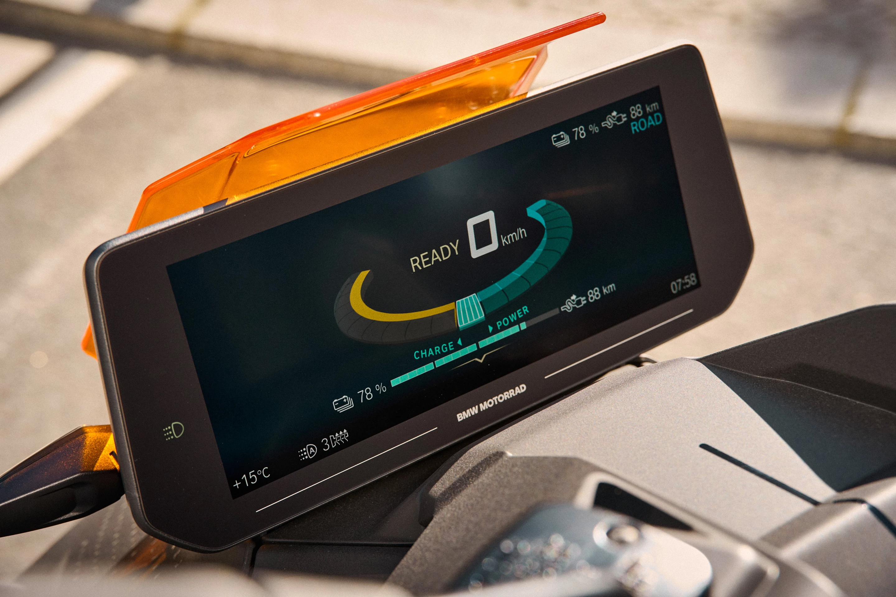 The CE 04 boasts a wide TFT color display for instrument cluster and navigation duties