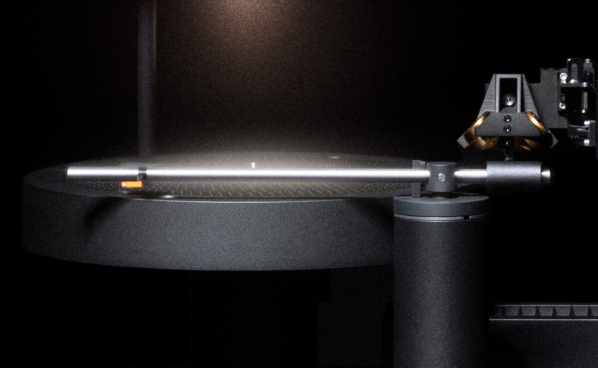 Pro-grade record cutter lets musos make their own master discs