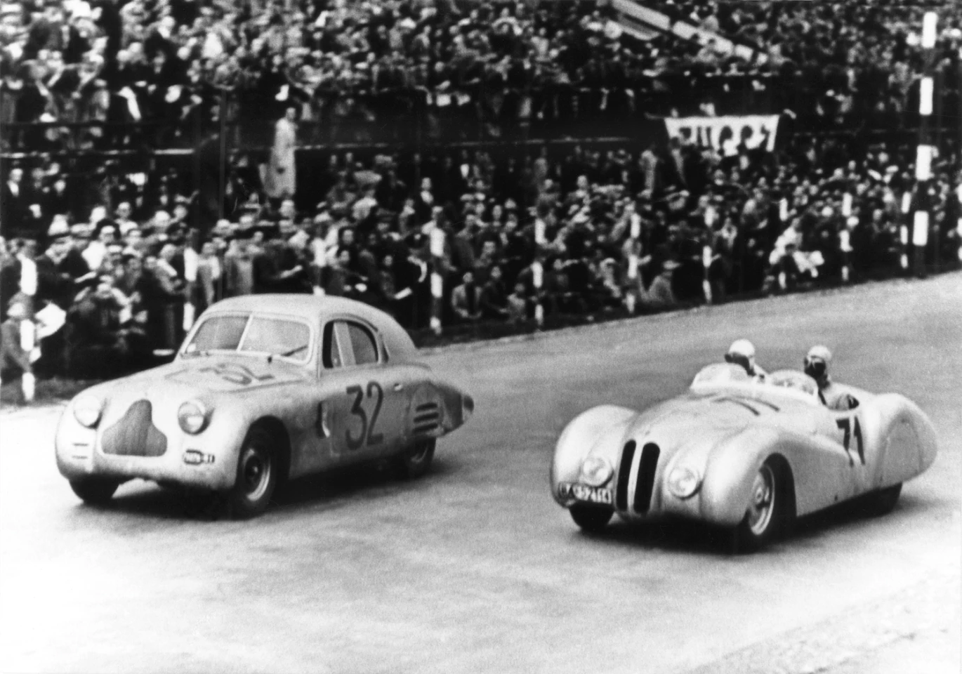 The 1937 BMW 328 MM 'Buegelfalte' in its pre-warracing days