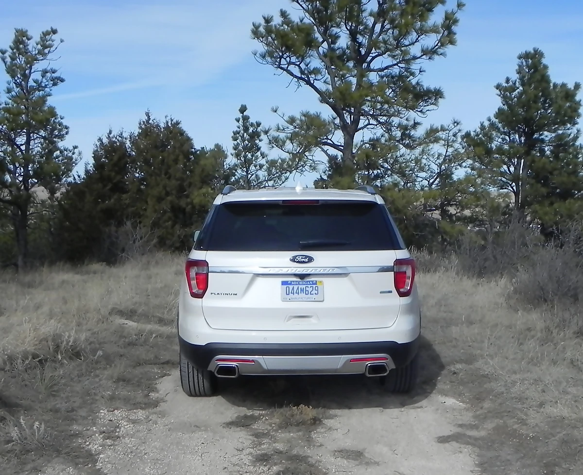 The rear hatch on the 2016 Explorer Platinum is wide and easy to open thanks to the power liftgate and "swipe under" bumper sensor