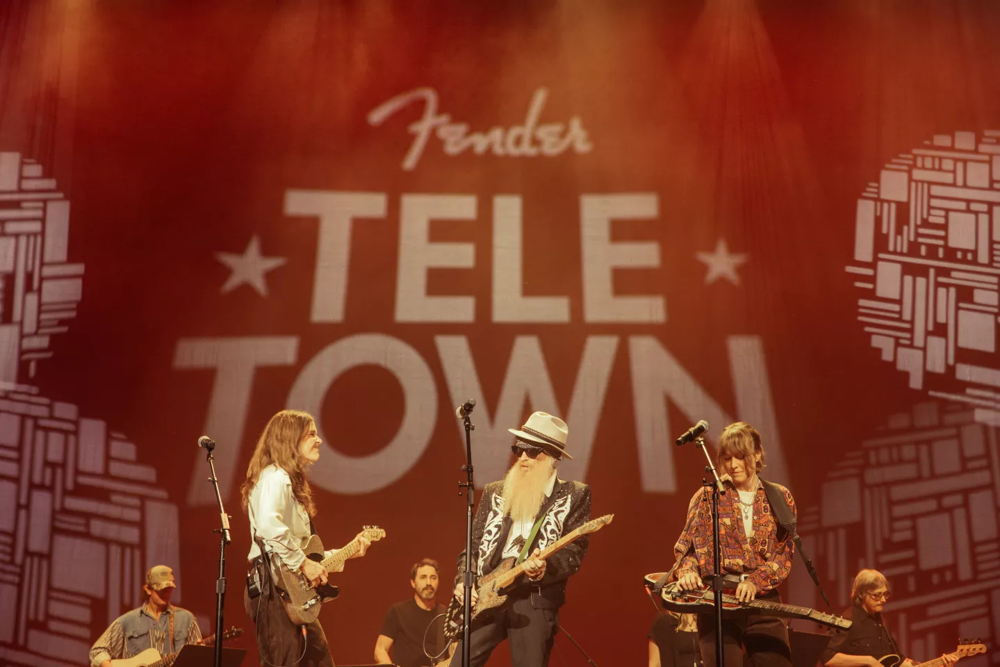 Power trio: Larkin Poe on stage at Tele Town with Billy Gibbons