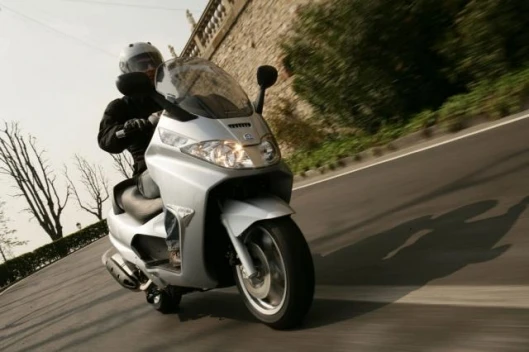Piaggio X8