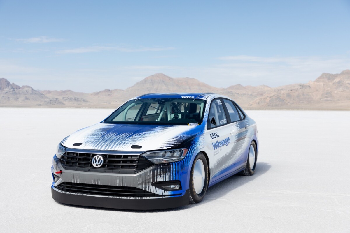 A modified VW Jetta sedan has set a new record for the 2-liter Blown Gas Coupe at the Bonneville Salt Flats