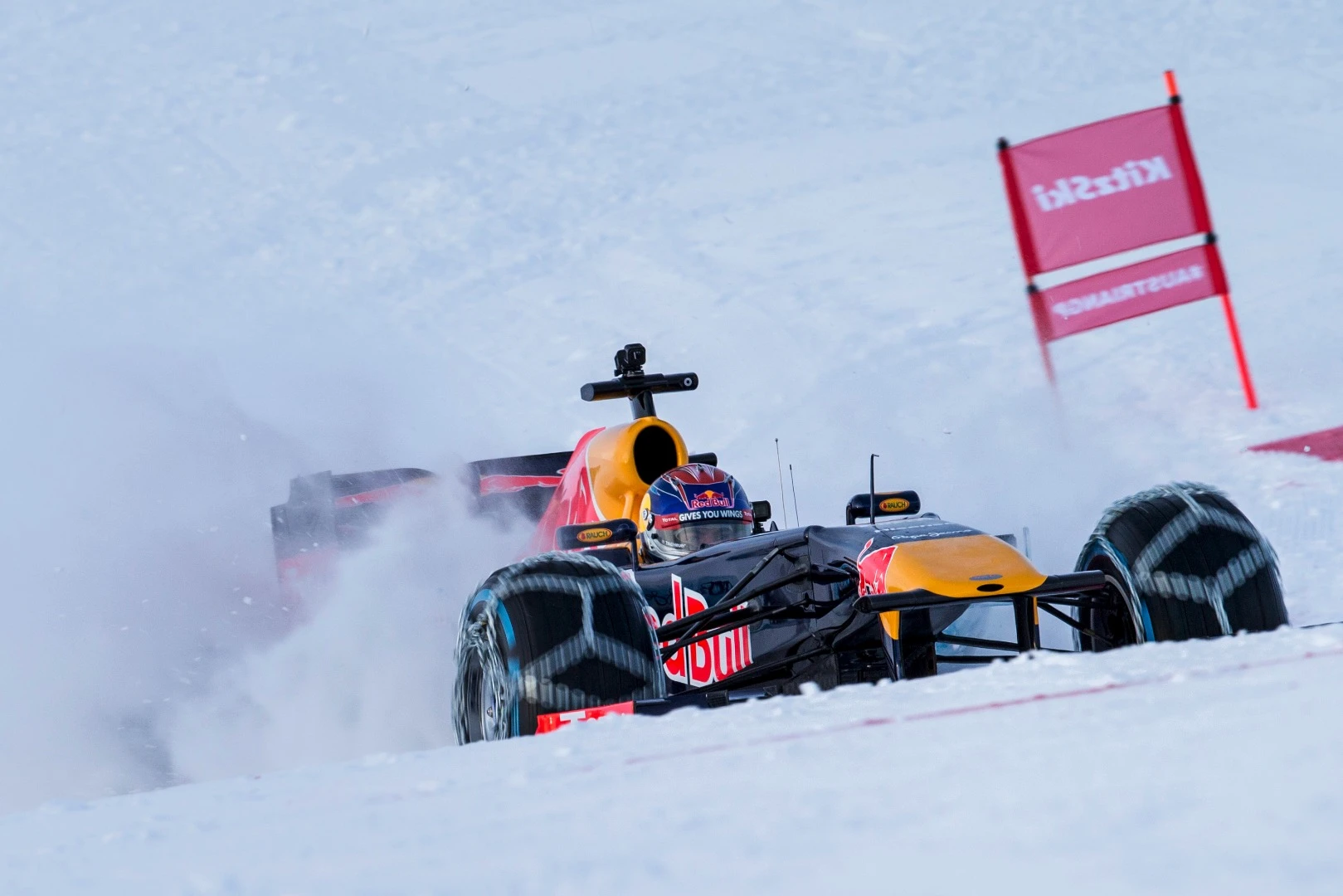 An interesting pre-show for the Hahnenkamm-Rennen races