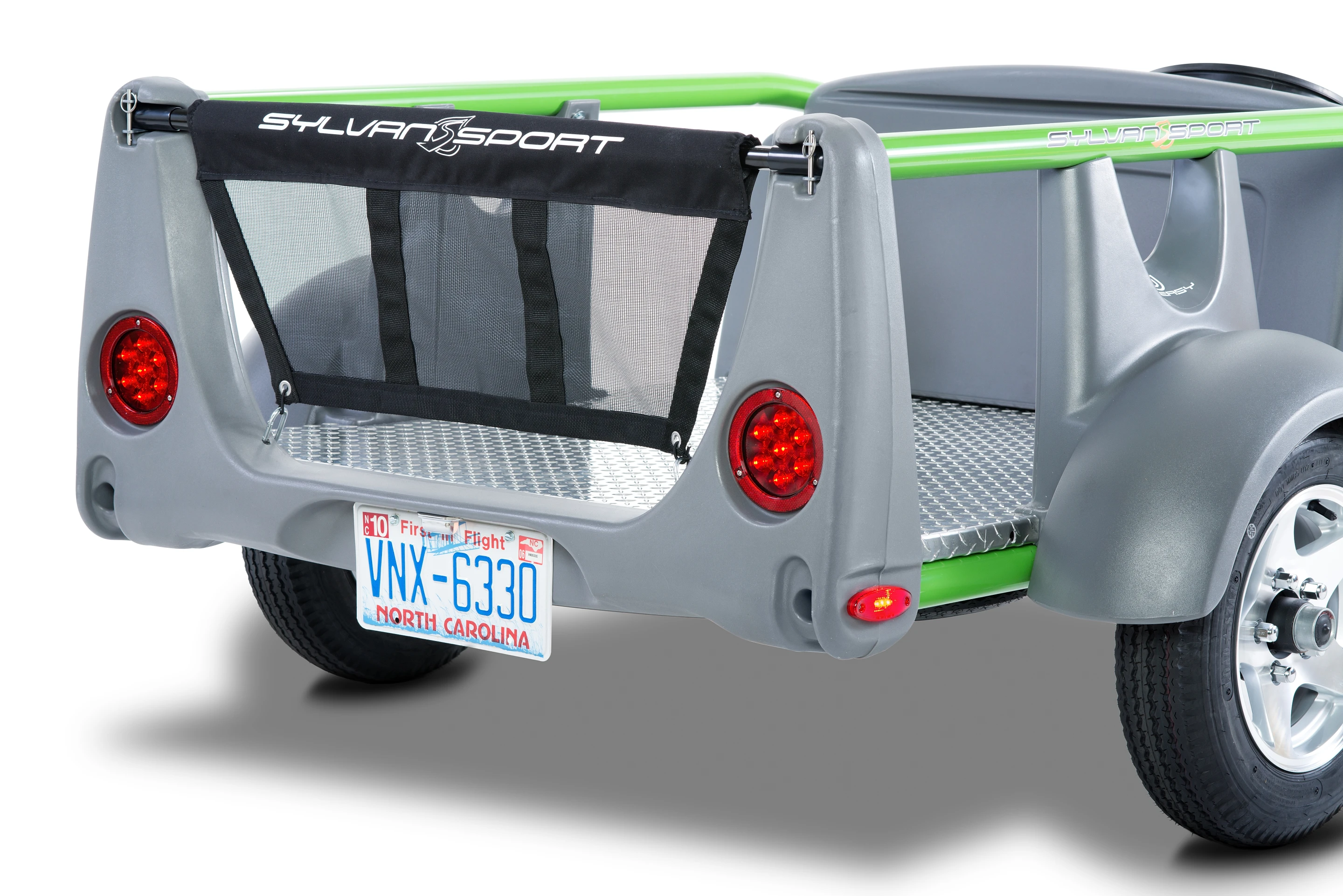 The optional aluminum floor comes with a tailgate