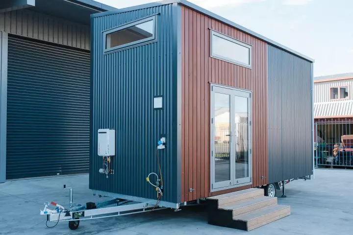 The Larissa and Tyler Tiny House cost roughly NZD 110,000 (US$71,600)