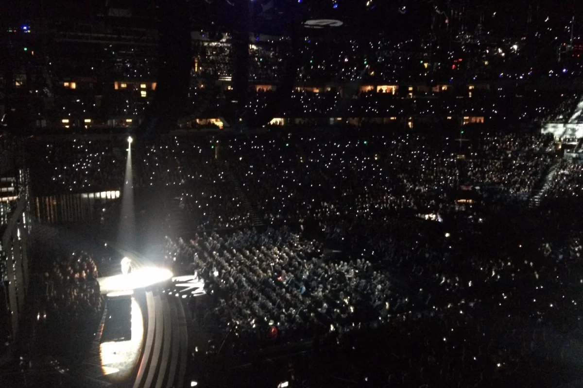 Fans at the Country Music Awards became part of the light show at the event