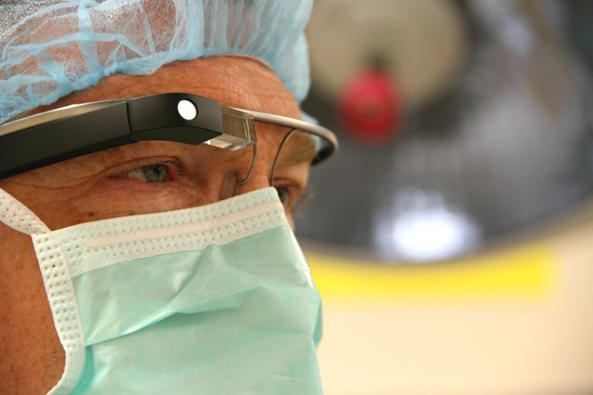 Performing surgery while wearing Google Glass could offer advantages for doctors and patients (Photo: Ohio State University)