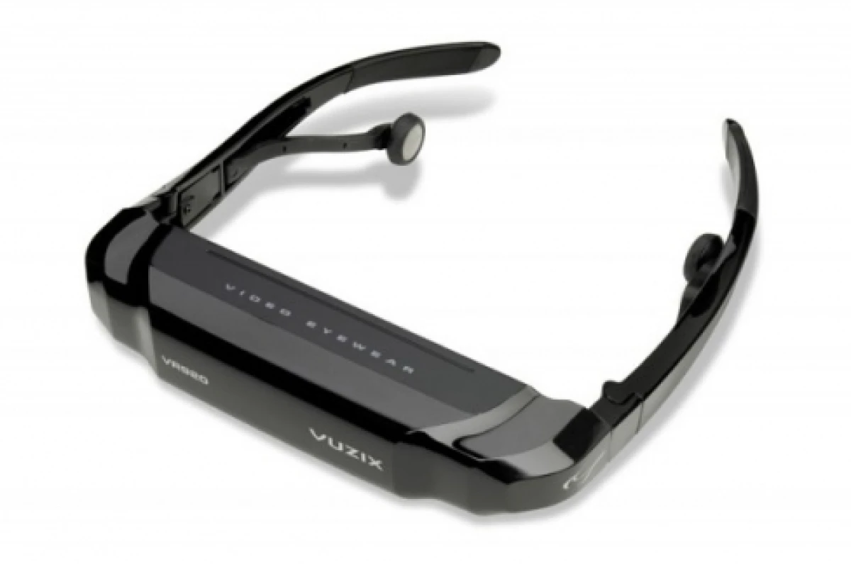 Vuzix iWear VR920