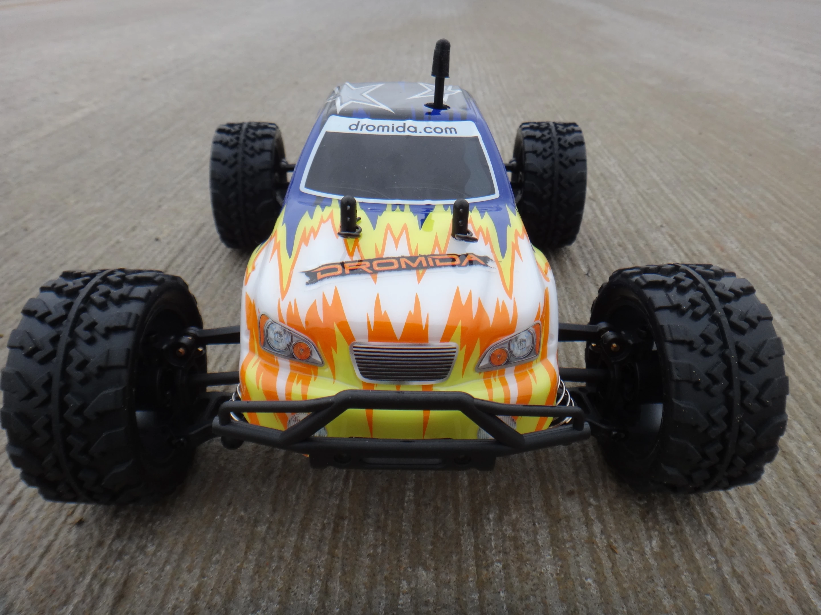 The car appeared to lose the signal at about 300 ft (91 m) and stopped responding to the transmitter