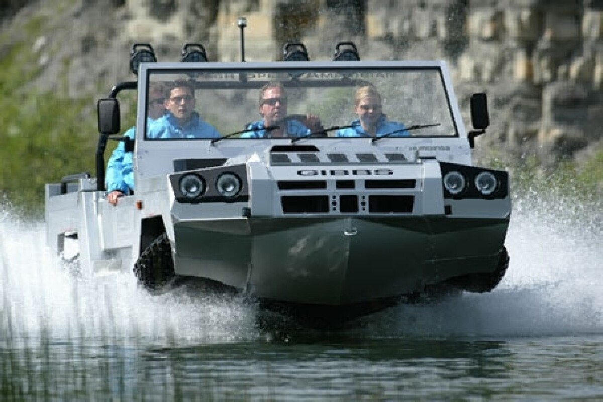 Humdinga the 4WD amphibious vehicle