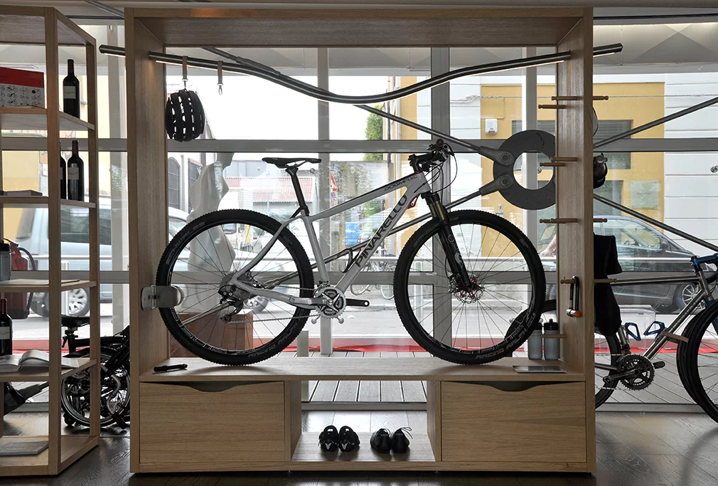 The Bike Shelf has been especially designed to transform one's bicycle into an indoor sculpture or feature piece (Photo: Edoardo Campanale/Gizmag.com)
