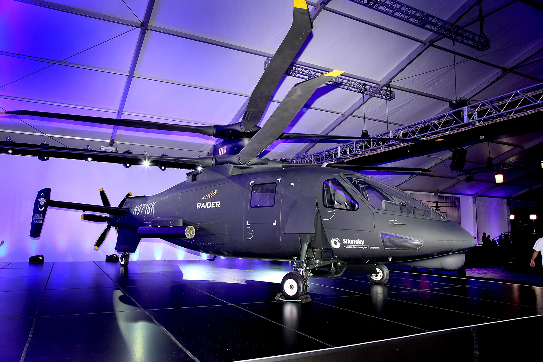 The Sikorsky S-97 Raider has fixed contra-rotating coaxial rotors