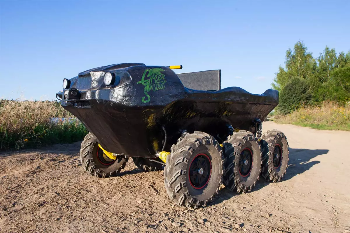 The Green Scout ATV is 3.1 m long, 1.8 m wide and 1.2 m high (10.2 by 5.9 by 3.9 ft)