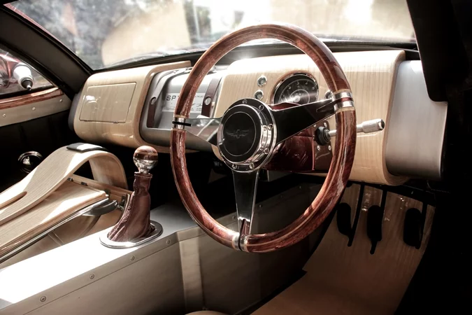 The steering wheel, gear-stich and dashboard of the Morgan SP1