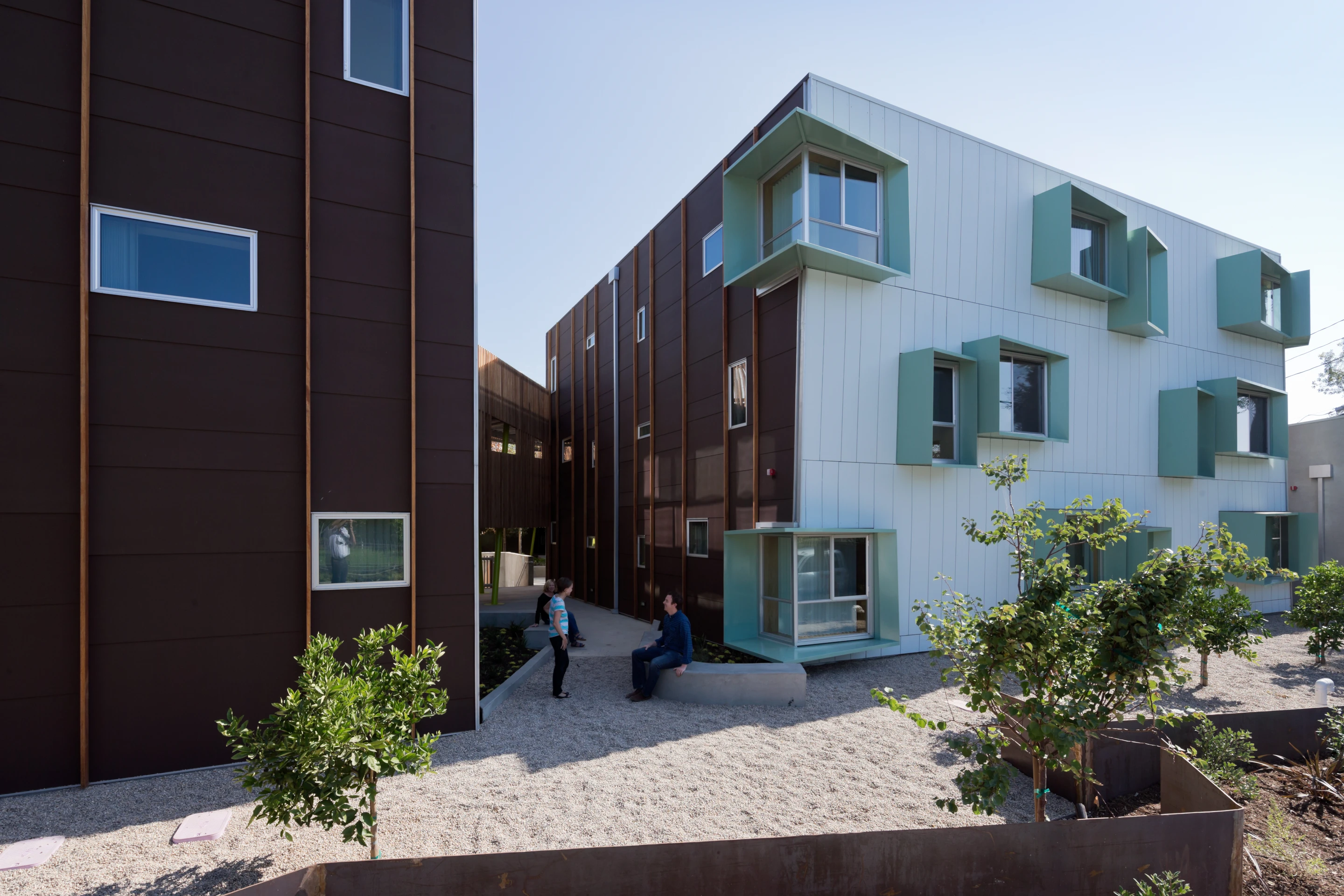 Broadway Affordable Housing, by Kevin Daly Architects, measures a total of 3,086 sq m (33,225 sq ft)