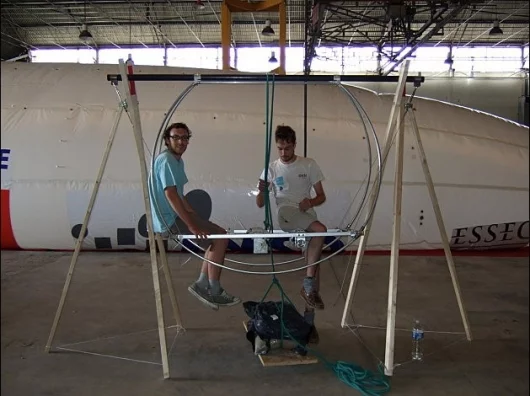 The suspended nacelle