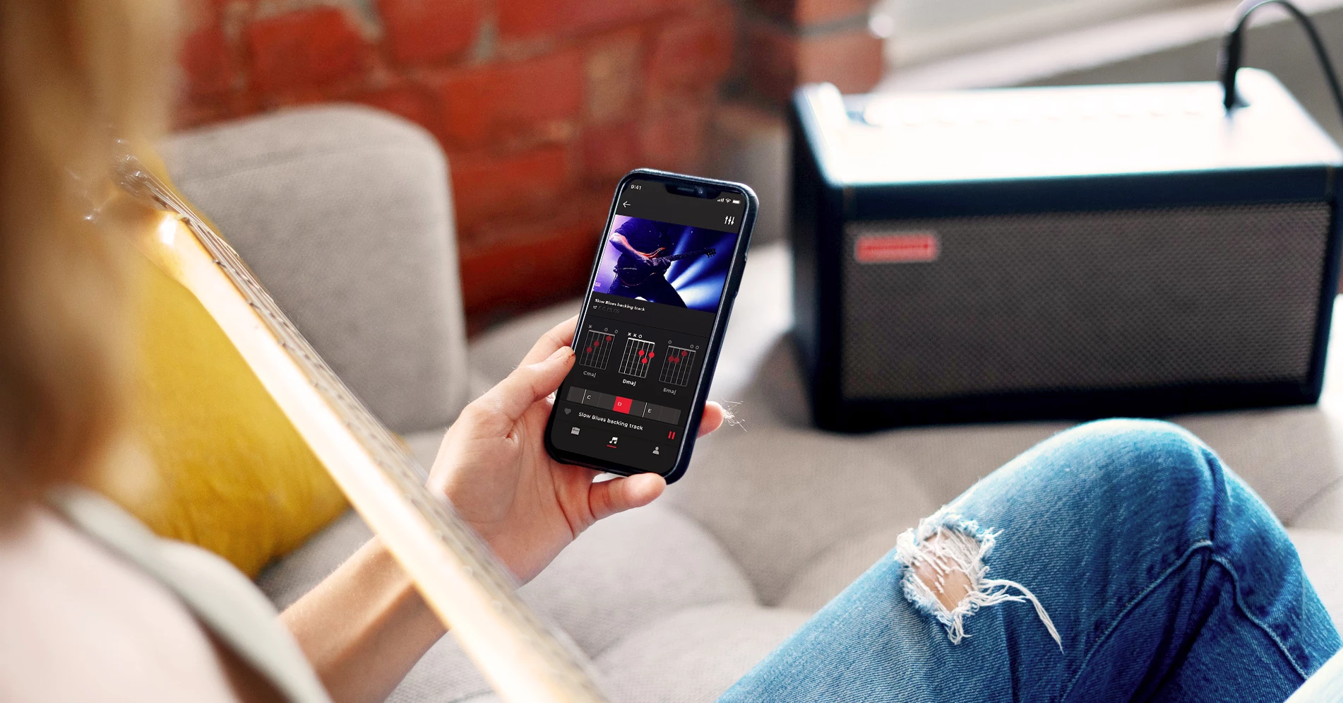 The Auto Chord feature analyzes and displays chords from songs sourced from streaming platforms like Spotify