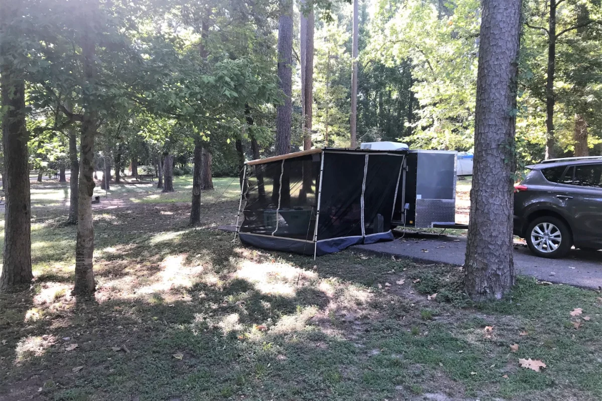Cargo Camp trailer with screen room