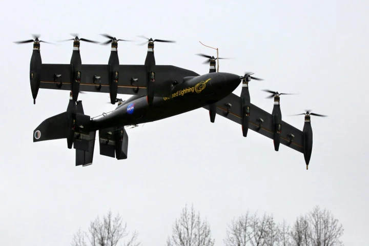 The GL-10 prototype takes off in hover mode like a helicopter (Photo: NASA Langley/David C. Bowman)