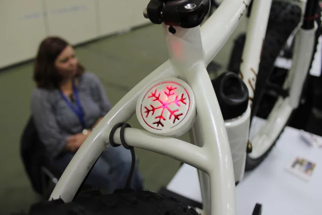 Fatbikes are made largely for winter use, so this one from Vibe Cycles appropriately has a snowflake-shaped tail light (Photo: Ben Coxworth/Gizmag.com)