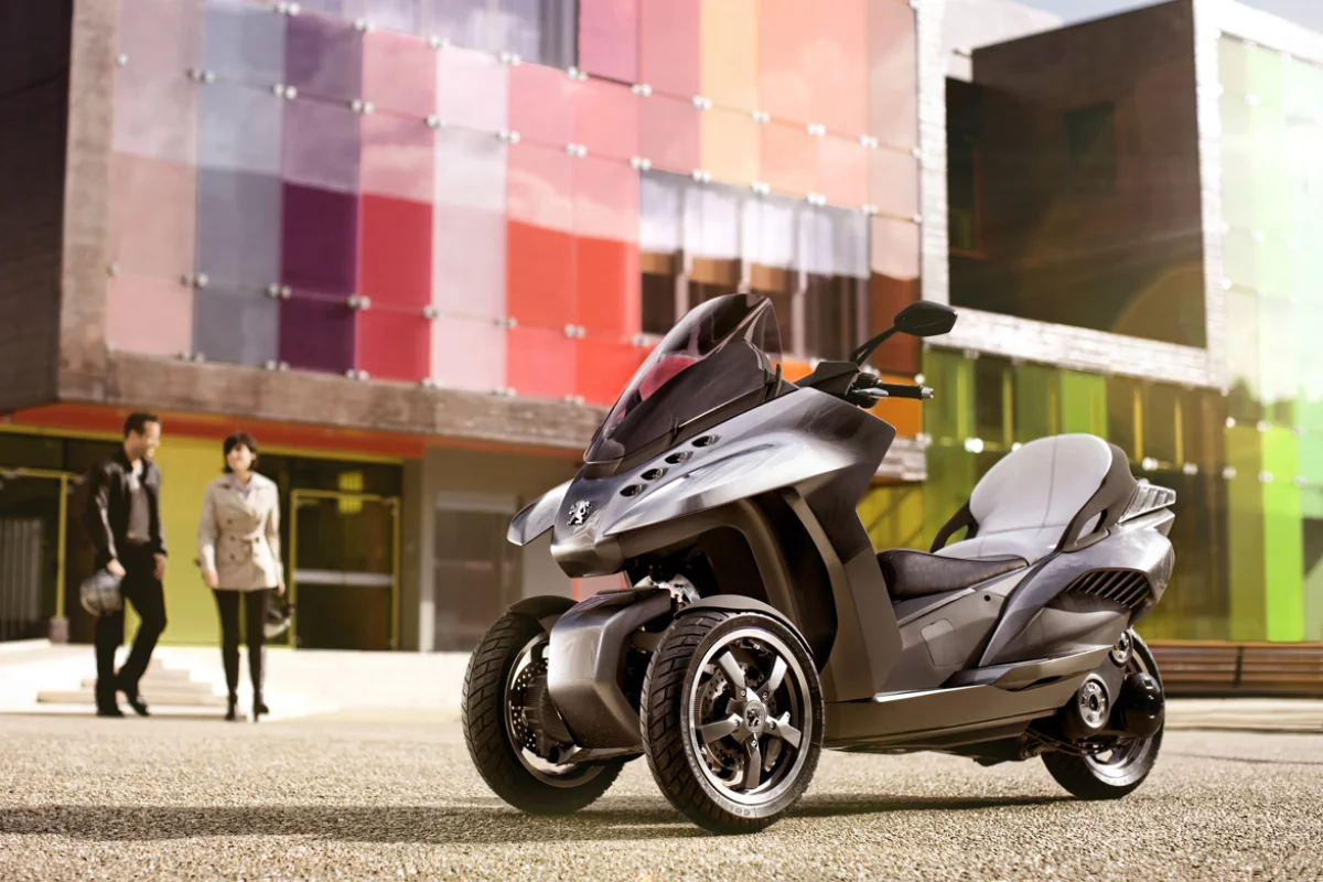 The Hybrid3 Evolution has a 300cm3 supercharged rear wheel engine and two front wheel electric motors