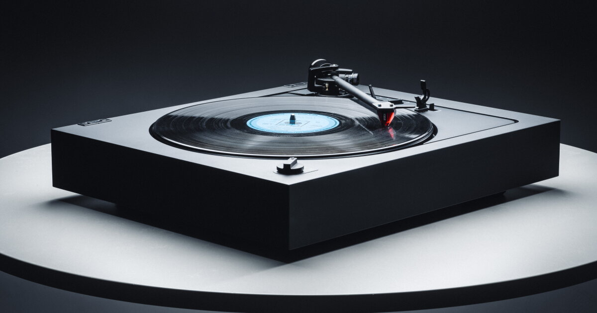 Projector Turntable Pro-Ject's entry-level automatic turntable gets a bigger brother