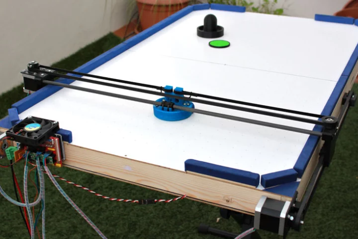 Jose Julio has created an air hockey robot