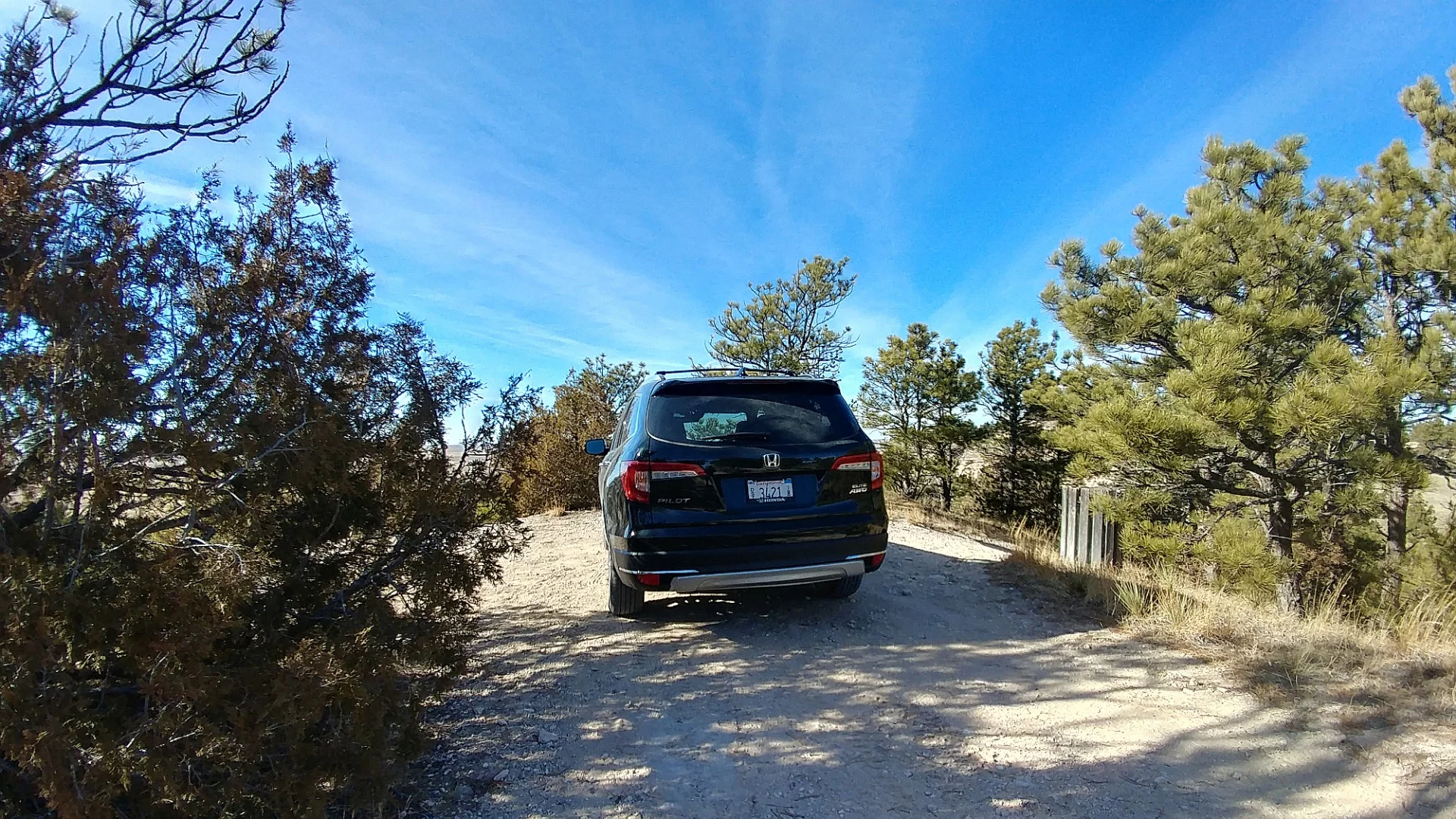 In the real world, with the 3.5L, 9-speed, AWD-equipped 2019 Pilot, we saw an average of 21 mpg (11.2 l/100km) overall in a week’s worth of mixed driving