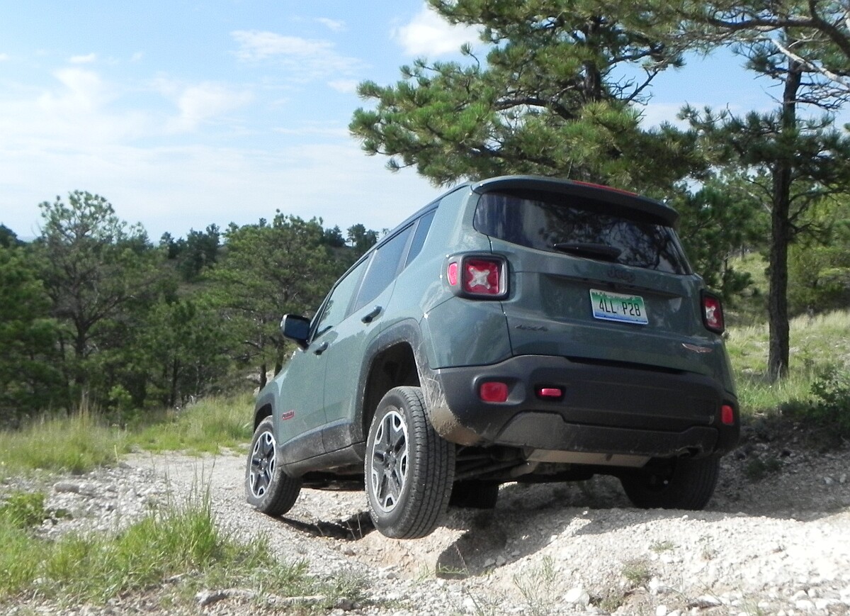 Review 2016 Jeep Renegade Trailhawk is as trailready as its name implies