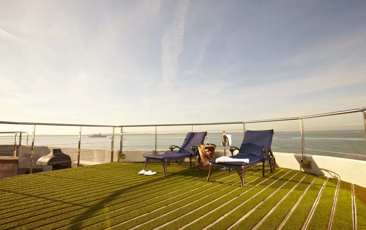 Spitbank Fort Hotel features a rooftop hot pool, sauna and sun decks
