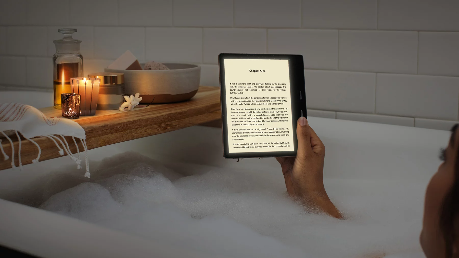 The latest Kindle comes with a color temperature-adjustable display