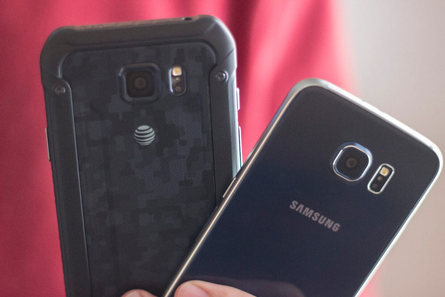 Galaxy S6 Active (left) with the standard Galaxy S6