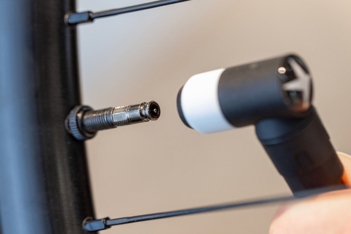 Clickvalve Display New one-click valve promises to revolutionize bike tire inflation