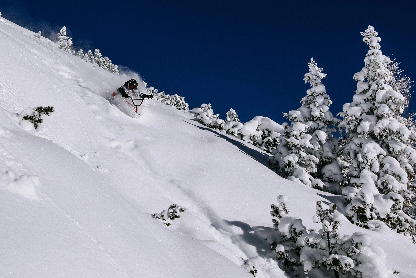 The Hillstrike reportedly has a center of gravity similar to that of downhill mountain bikes