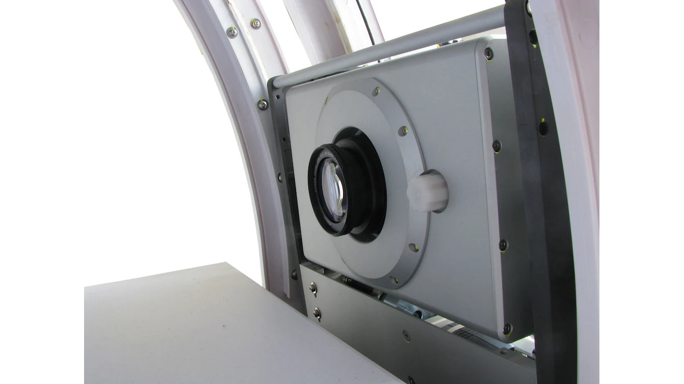 The mounted camera inside the Photosimile 5000